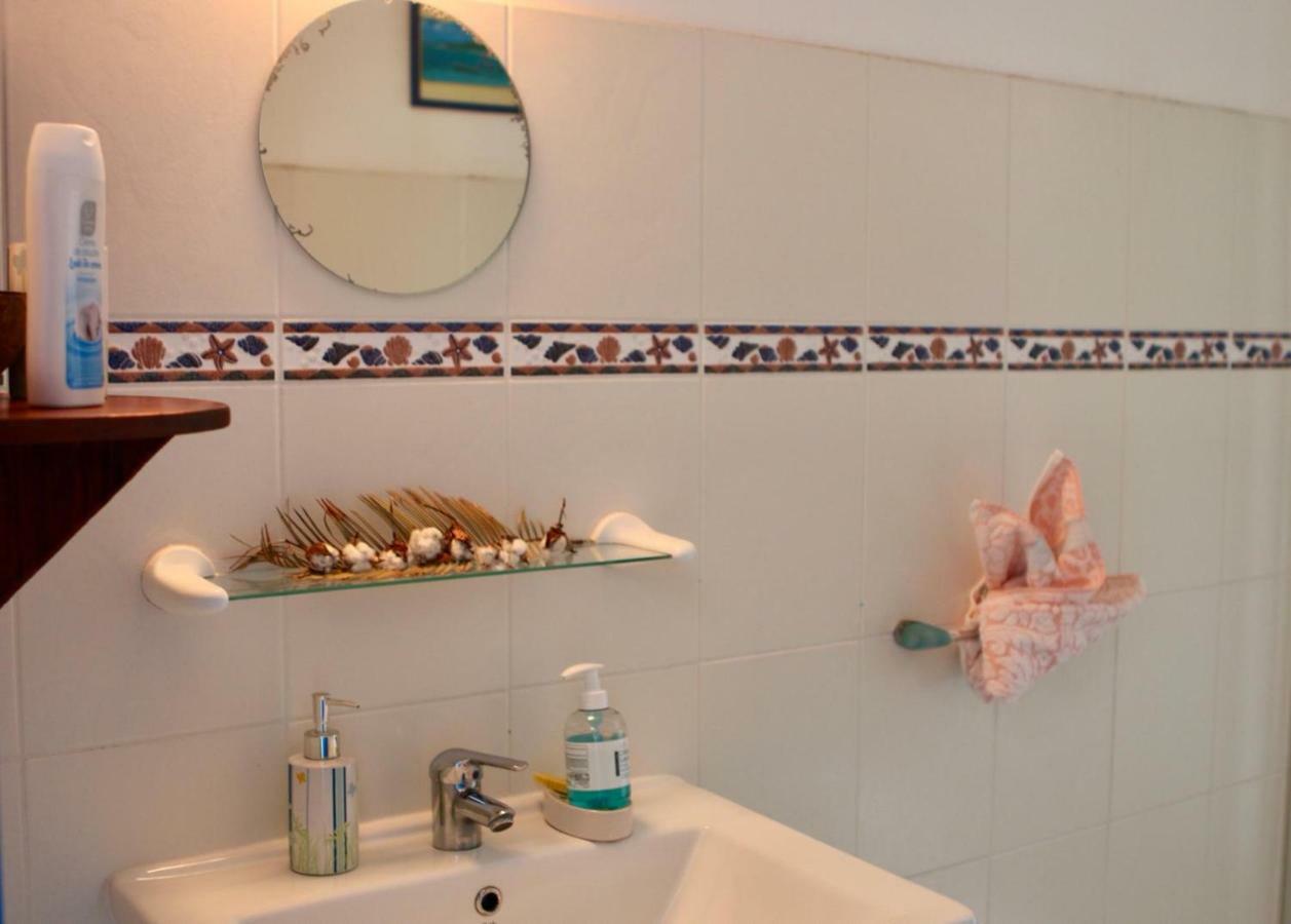Bed & Breakfast 6 Suites Piscine Et Plage Pointe Faula Le Vauclin Exteriör bild